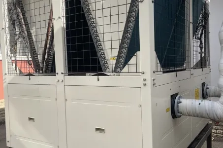 采用 Mycond 模块化热泵标准 MCU 的工业设施